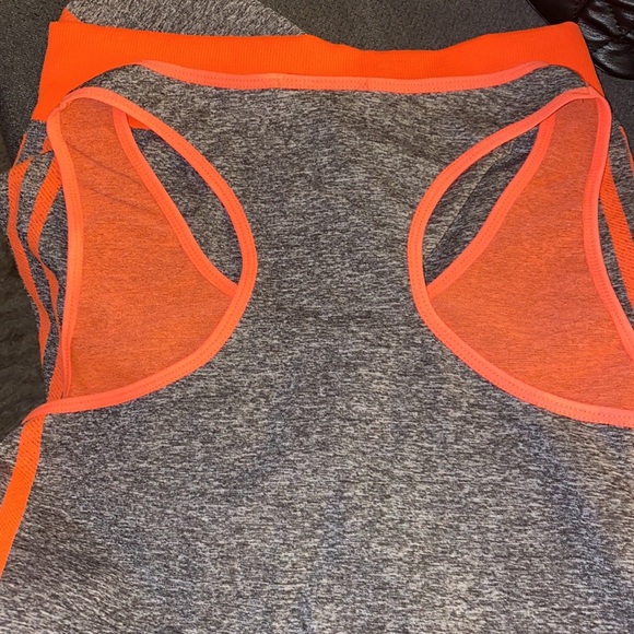 Active wear set in gray & orange one size NWT - Picture 8 of 9